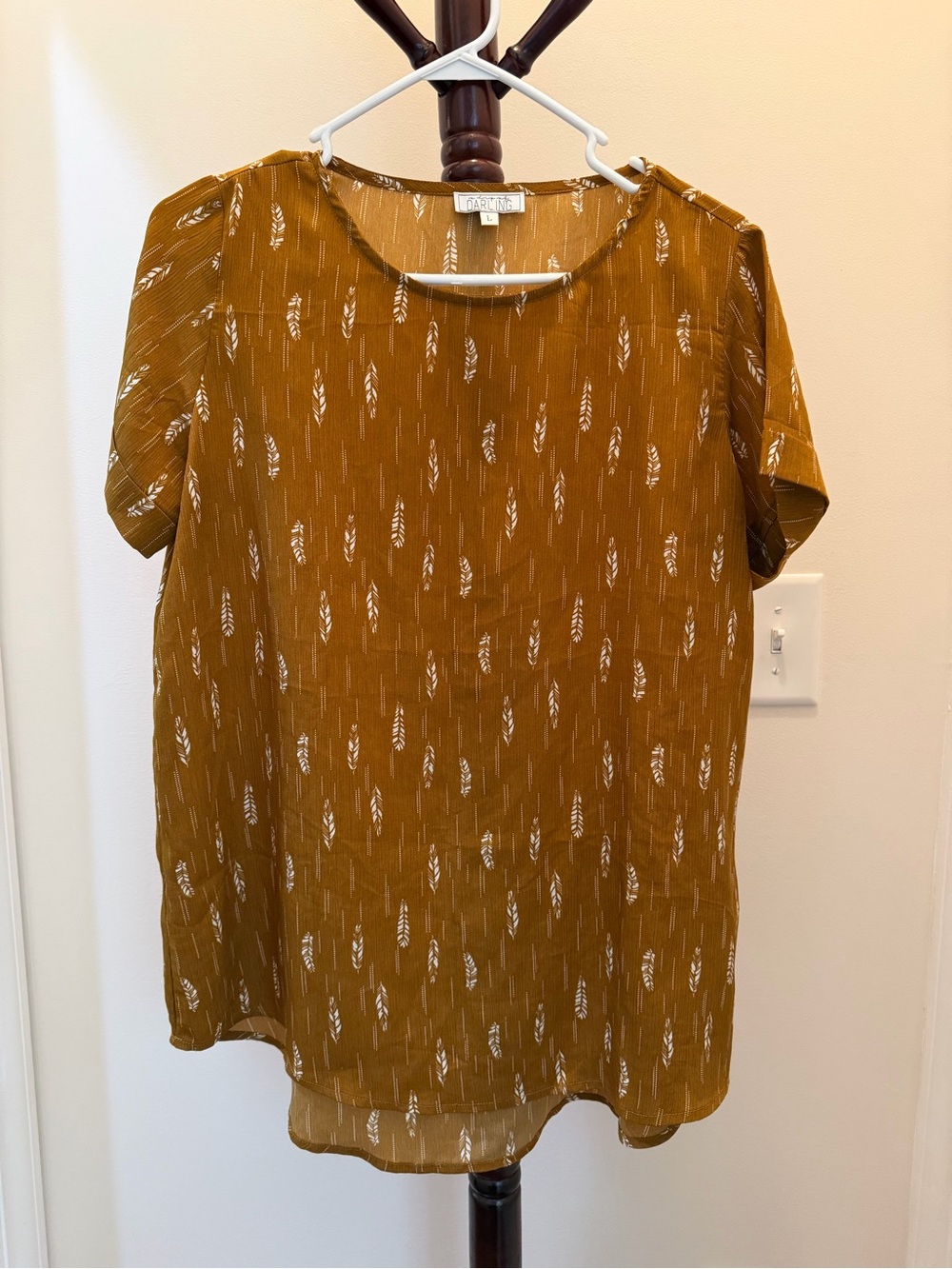 Caslon Mustard Feather-Print Short Sleeve Blouse